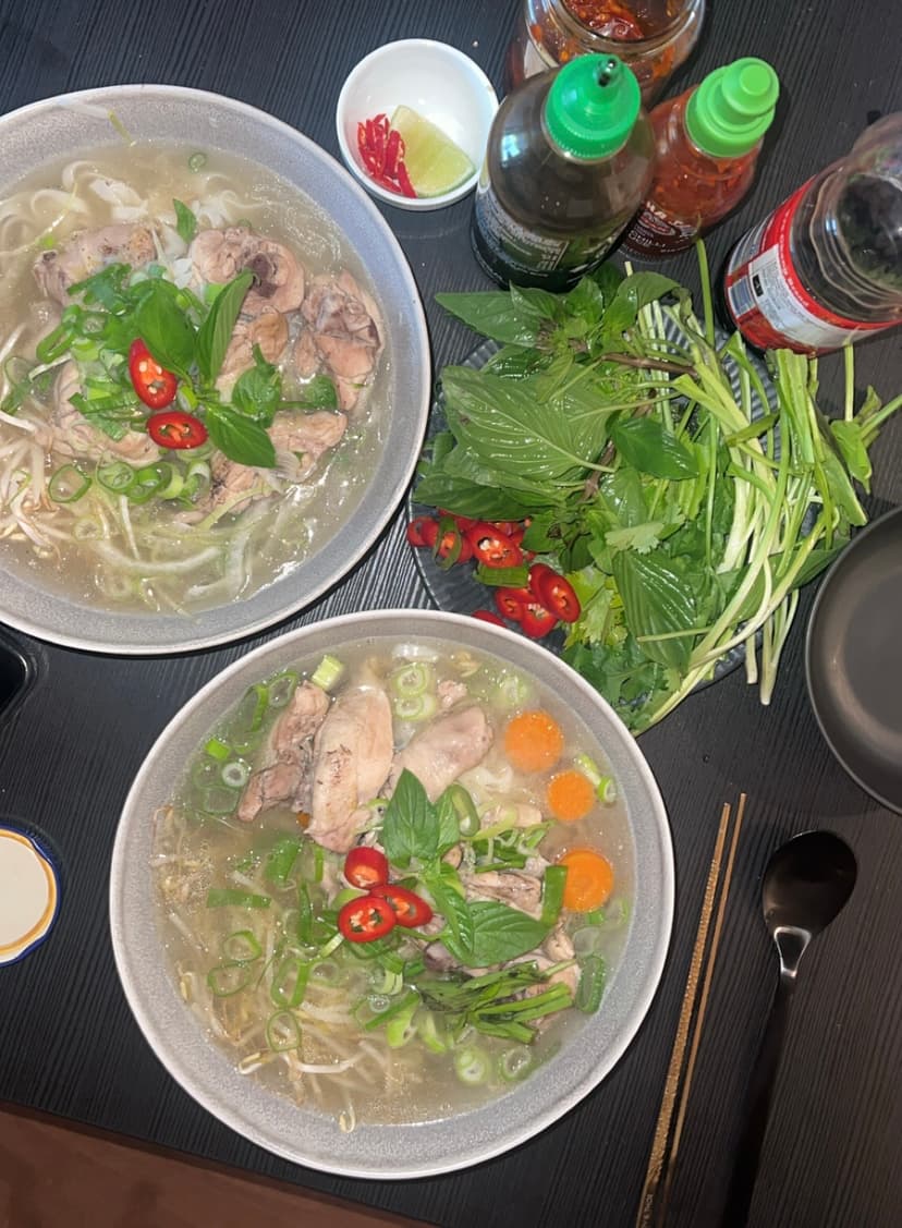 Kylling pho med entrecote